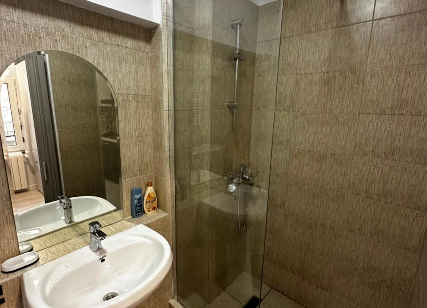 Garsoniera Langa Palatul Parlamentului Apartman Bukarest 0*,  Románia